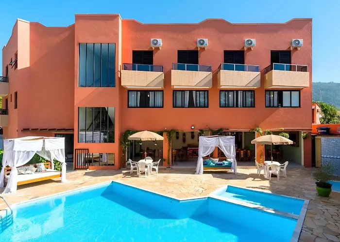 Ponta das ToninhasHotel em Ubatuba